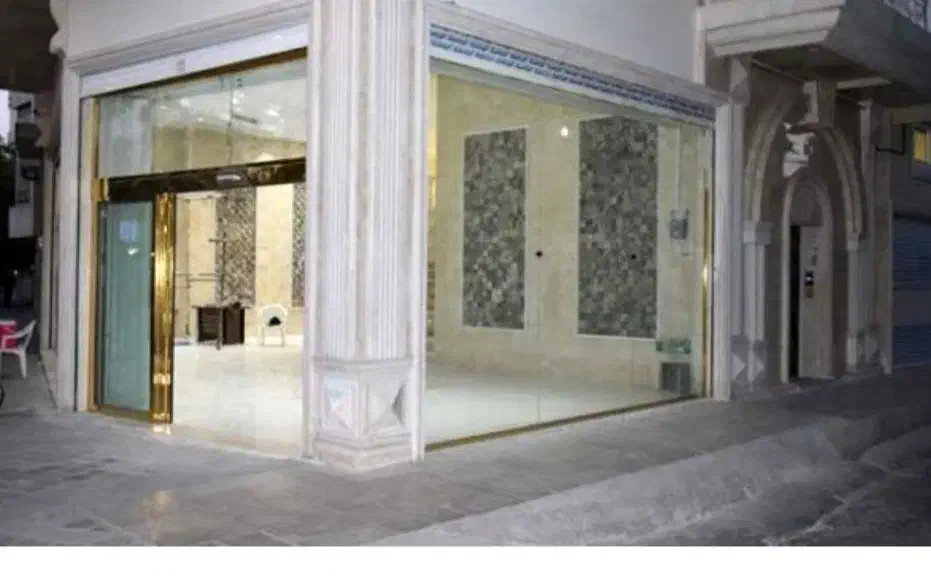 مغازه تجاری حاشیه خیام جنوبی