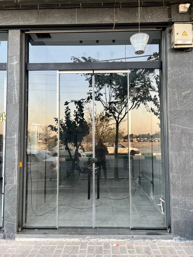 مغازه تجاری 210 متری