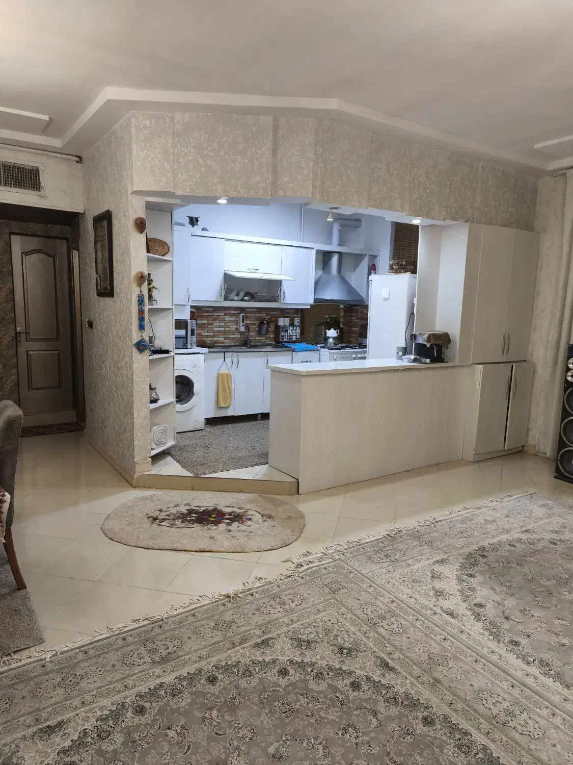 آپارتمان شیک نوساز و باز سازی خوش قواره تک واحدی