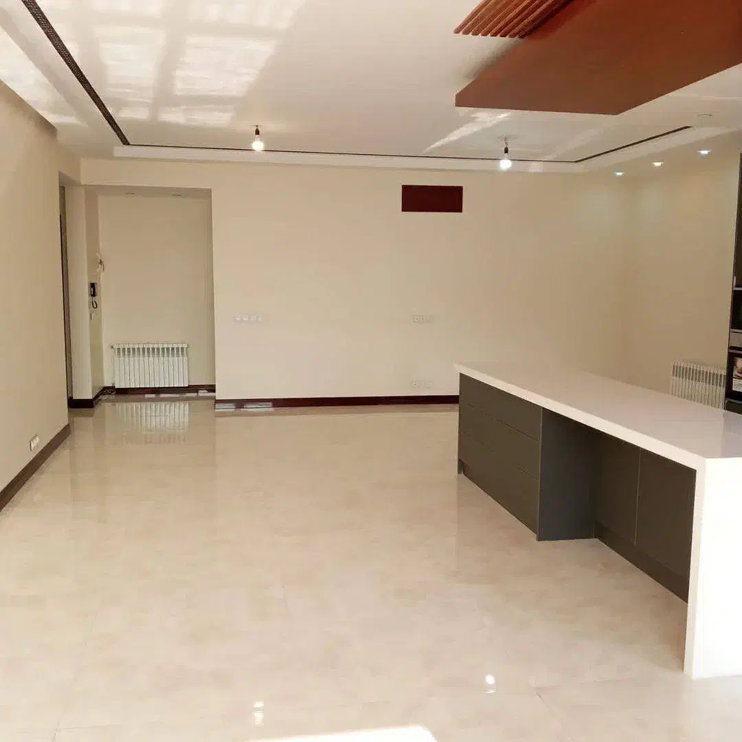 اپارتمان 135 متری 2 خواب سالن بزرگ صدرا فاز یک
