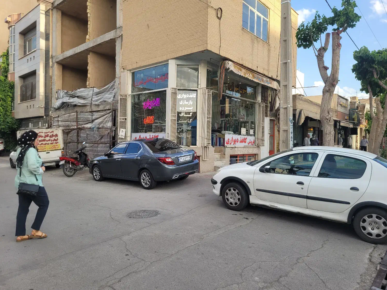 مغازه ۲۰ متری ، دو نبش در خیابان رباط ۲ ، دید عالی