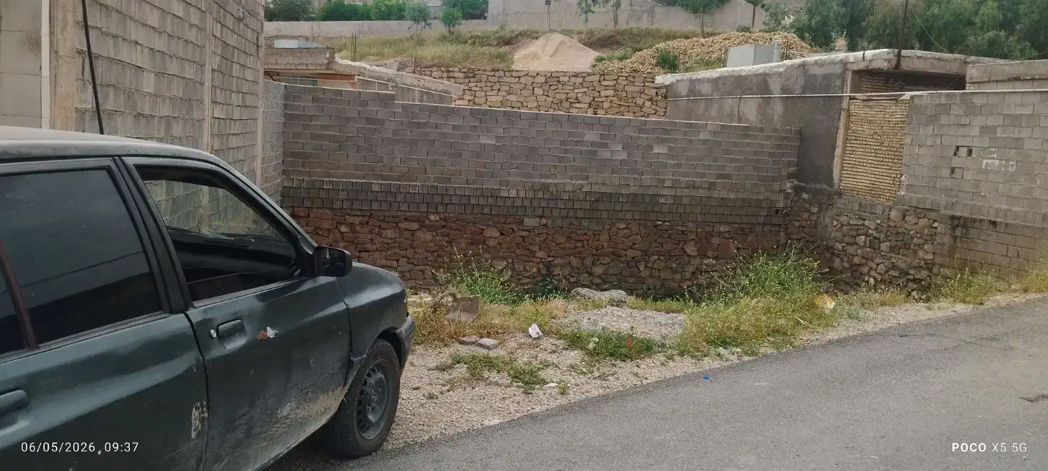 ملک تخاری مسکونی