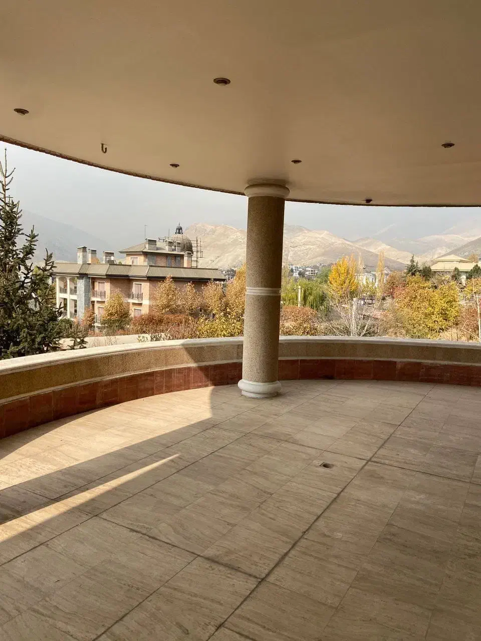 آپارتمان۱۳۰ متری ۳ خواب نیاوران