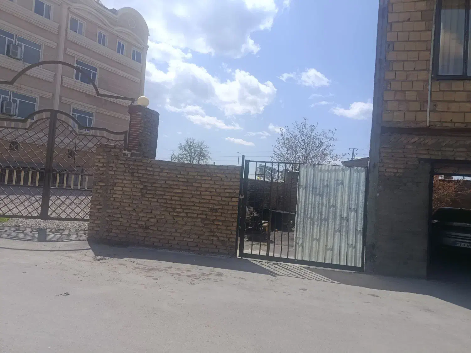 زمین مسکونی