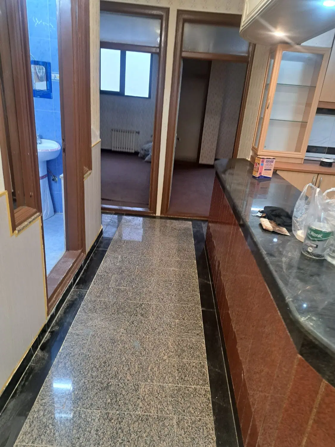طبقه سوم بدون اسانسور
