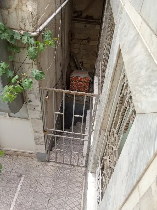 زیر زمین برای محل کار ۲۵ متر