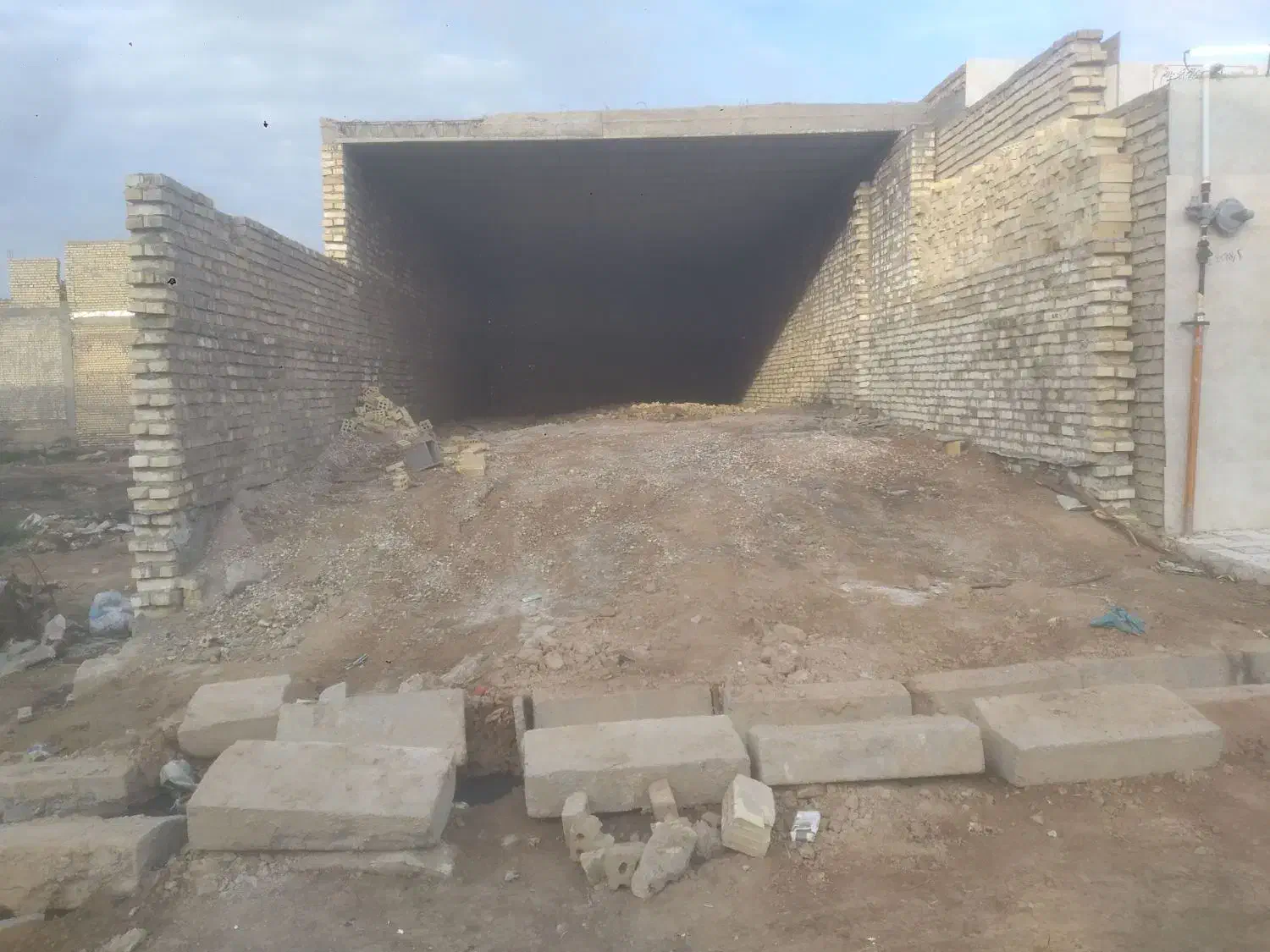 خانه نیمه کاره