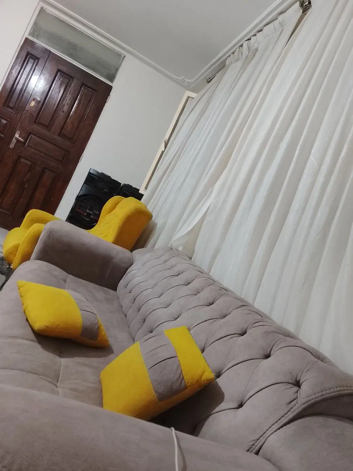 نیازمند هم خانه خانم