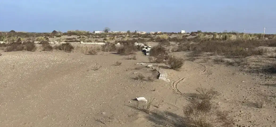 فروش ۷۳۰۰متر زمین خط یک دریا