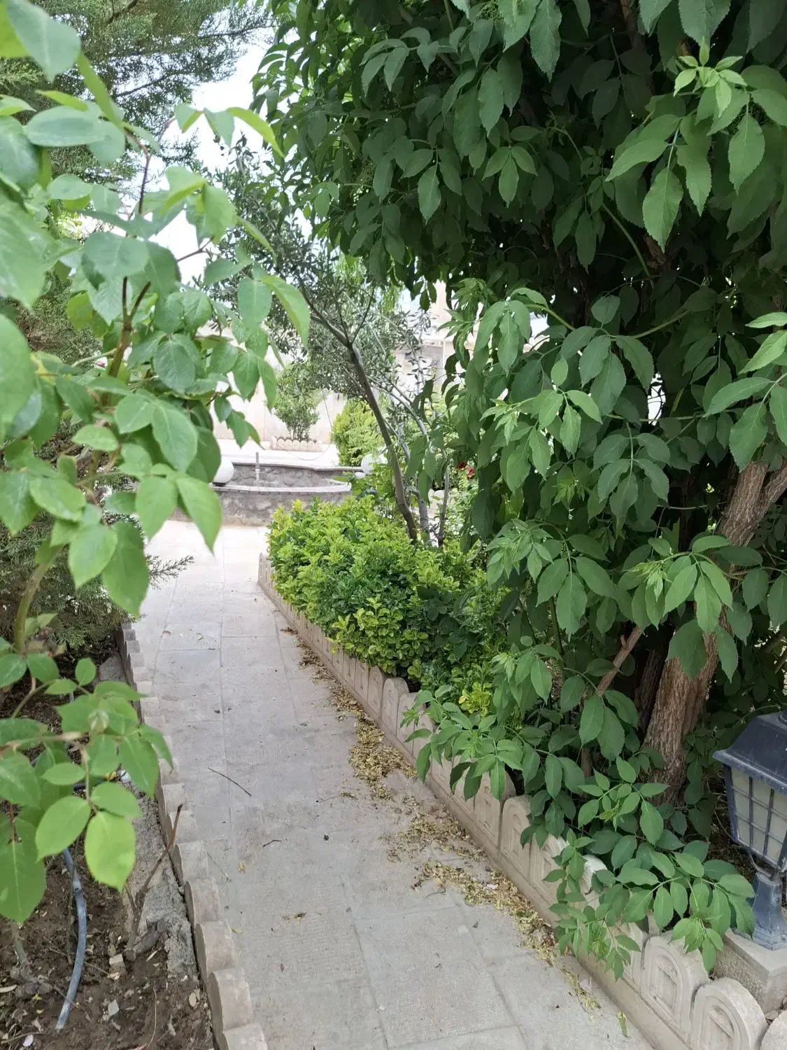 فروش۱۱۵متر ۲خواب خوش نقشه تمیزقیمت مناسب لاله چهار