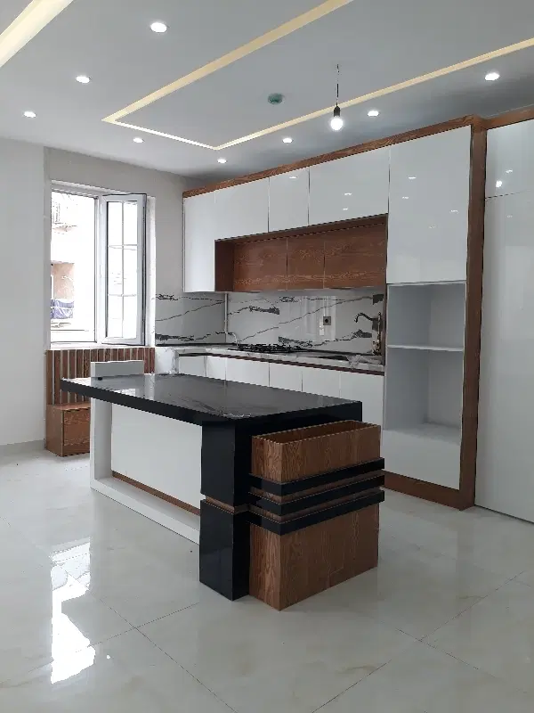 ۱۸۵ متر سه خواب تاپ لوکیشن معلم