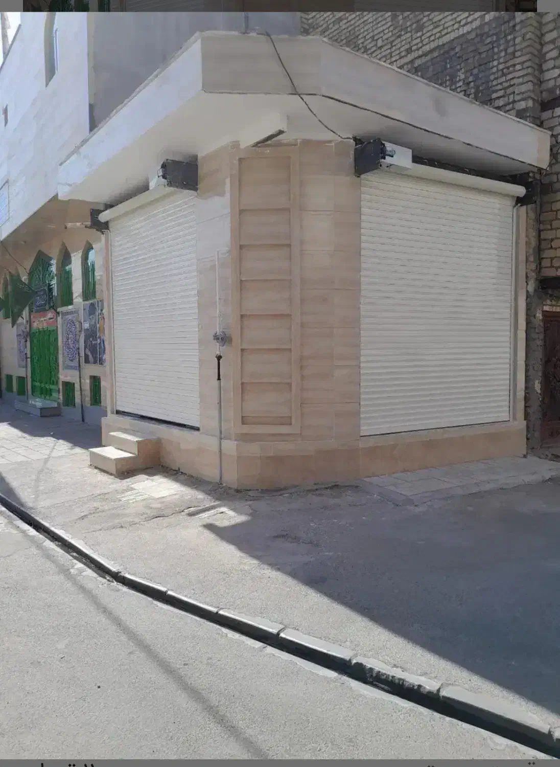 تجاری ۶۷ متری دونبش مرکز شهر سند تک برگ