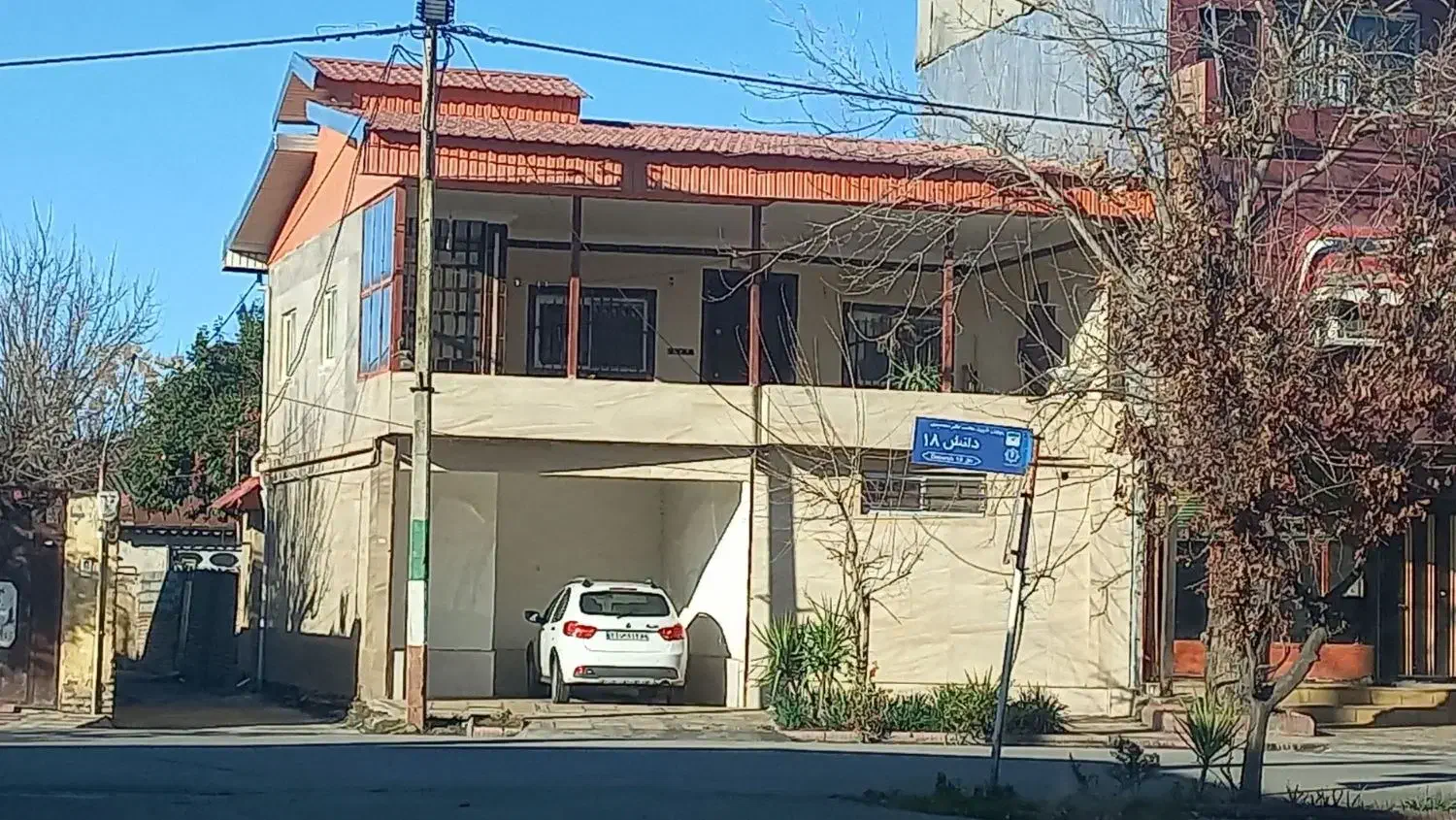 فروش فوری ویلایی دوطبقه فول امکانات جای دنج وآرومم
