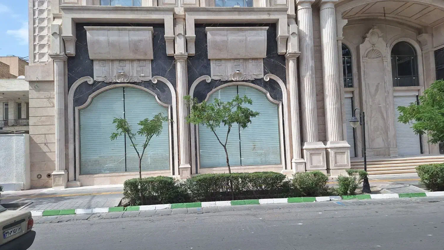 پیش فروش یک دربند مغازه