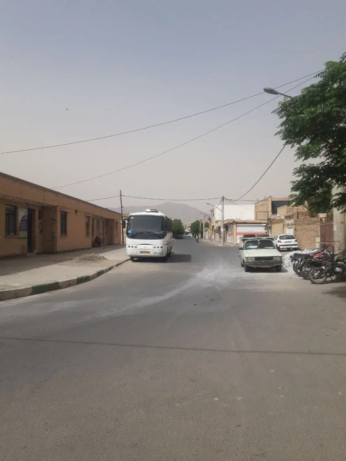 ۲۷مترمغازه بهمراه۳۲m سوئیت بالای آن، بلوارخاندایی