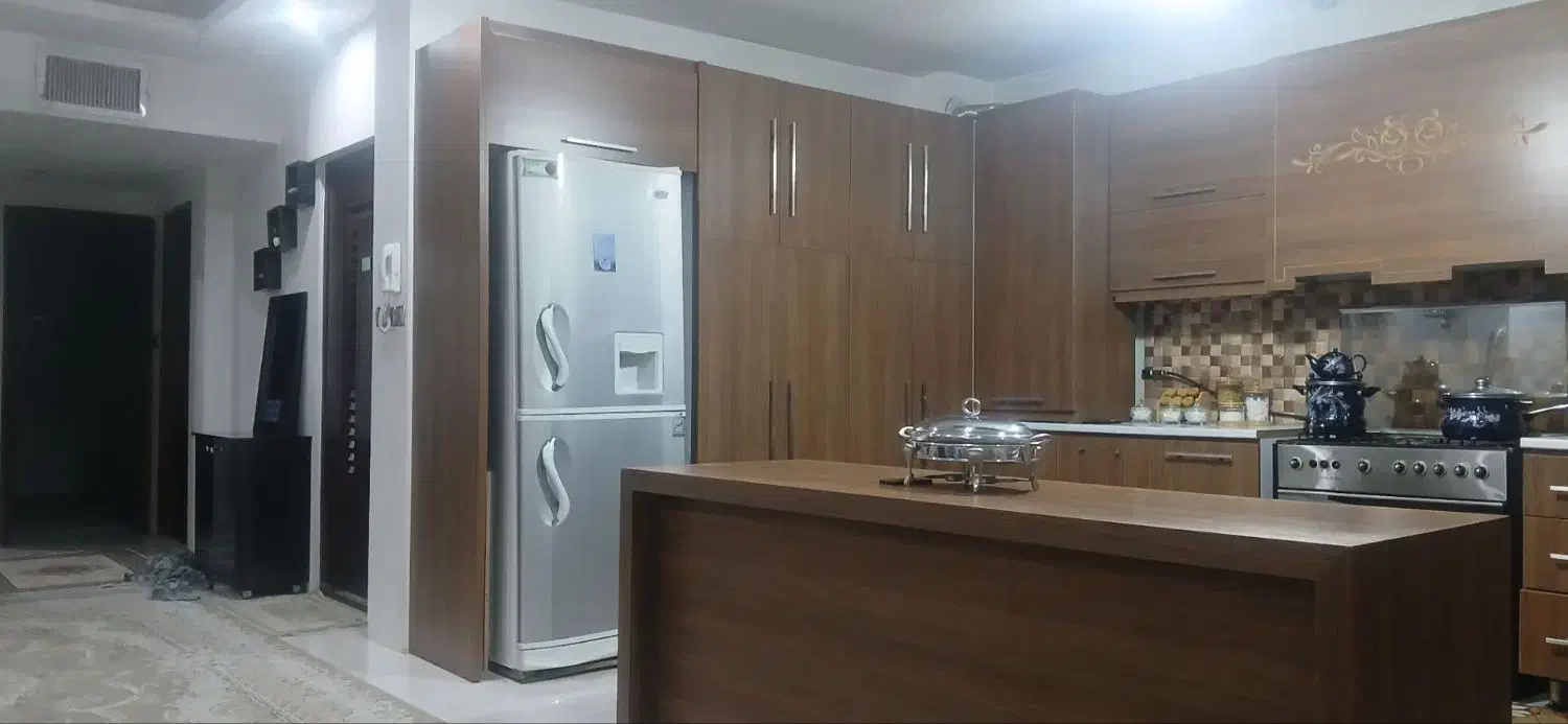آپارتمان دوخوابه صد متری کشاورز پارکینگ دار