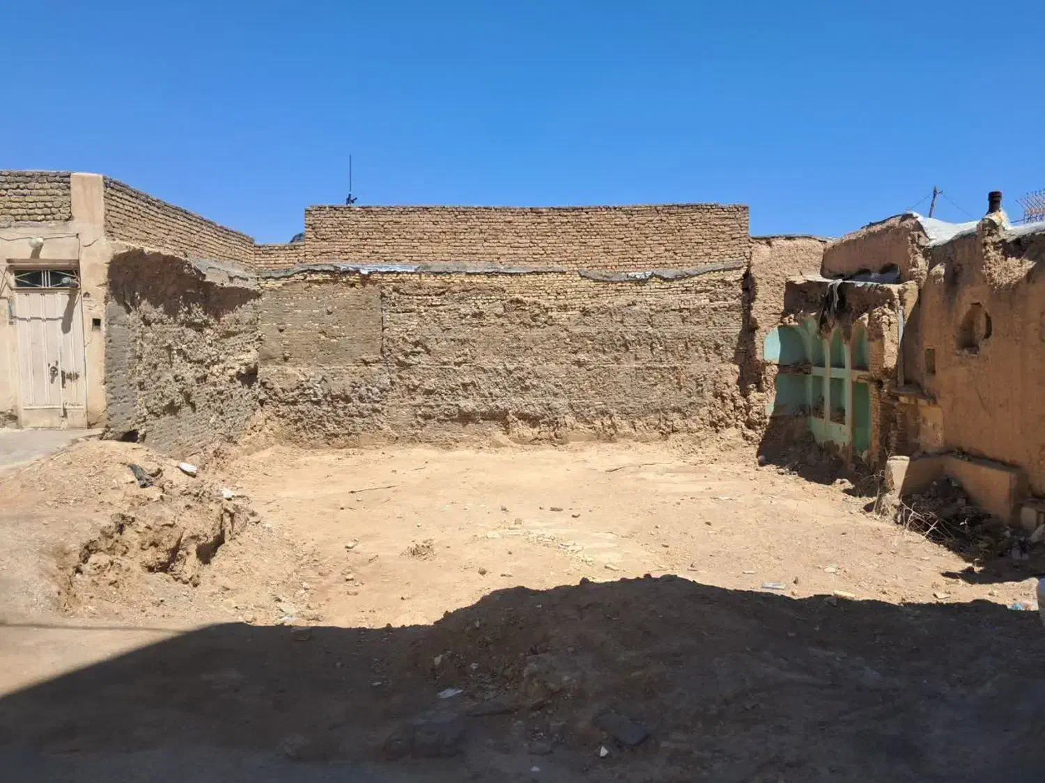 زمین مسکونی۱۷۵متری