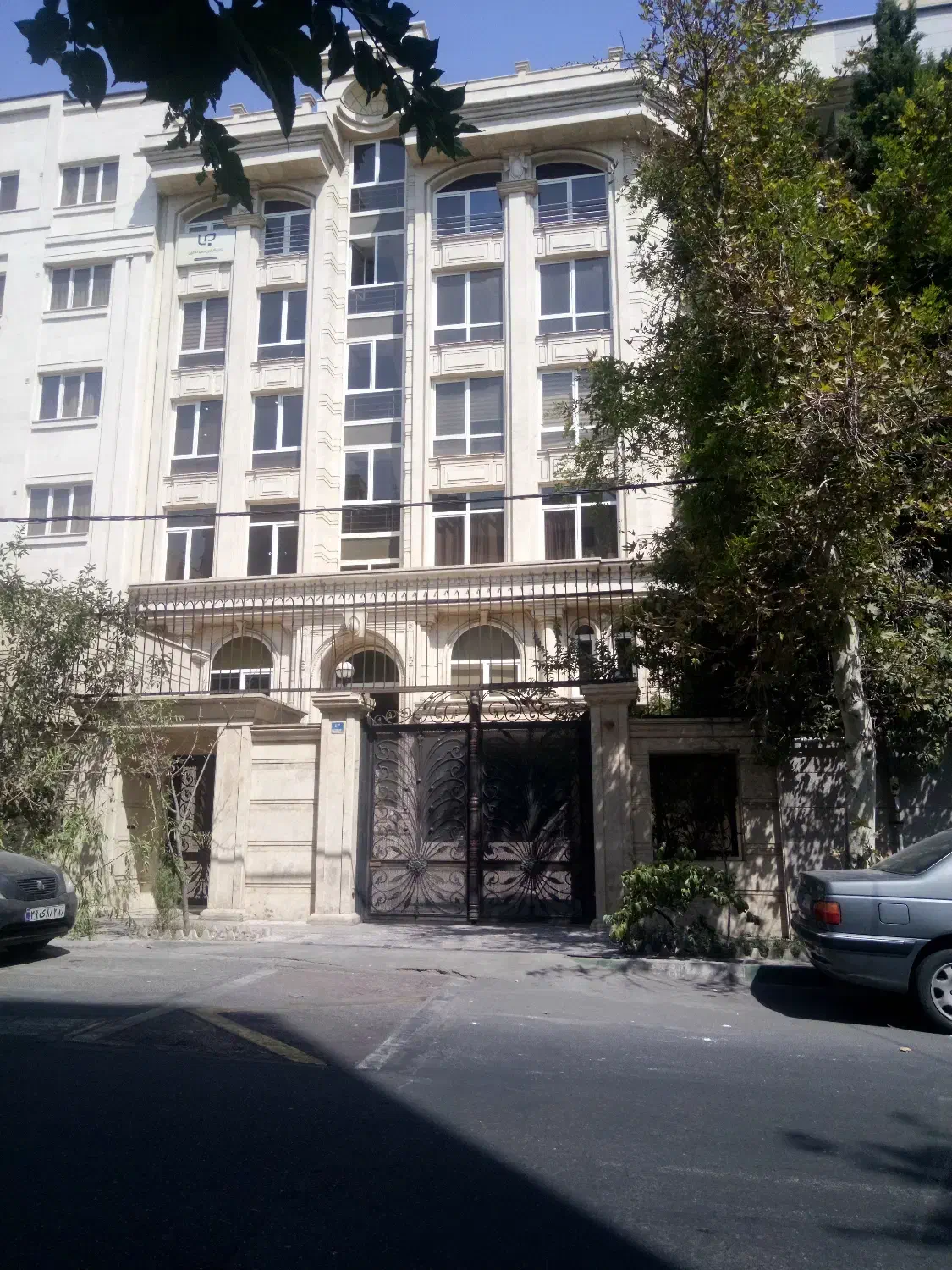 آپارتمان نوساز 200 متری در گلزار