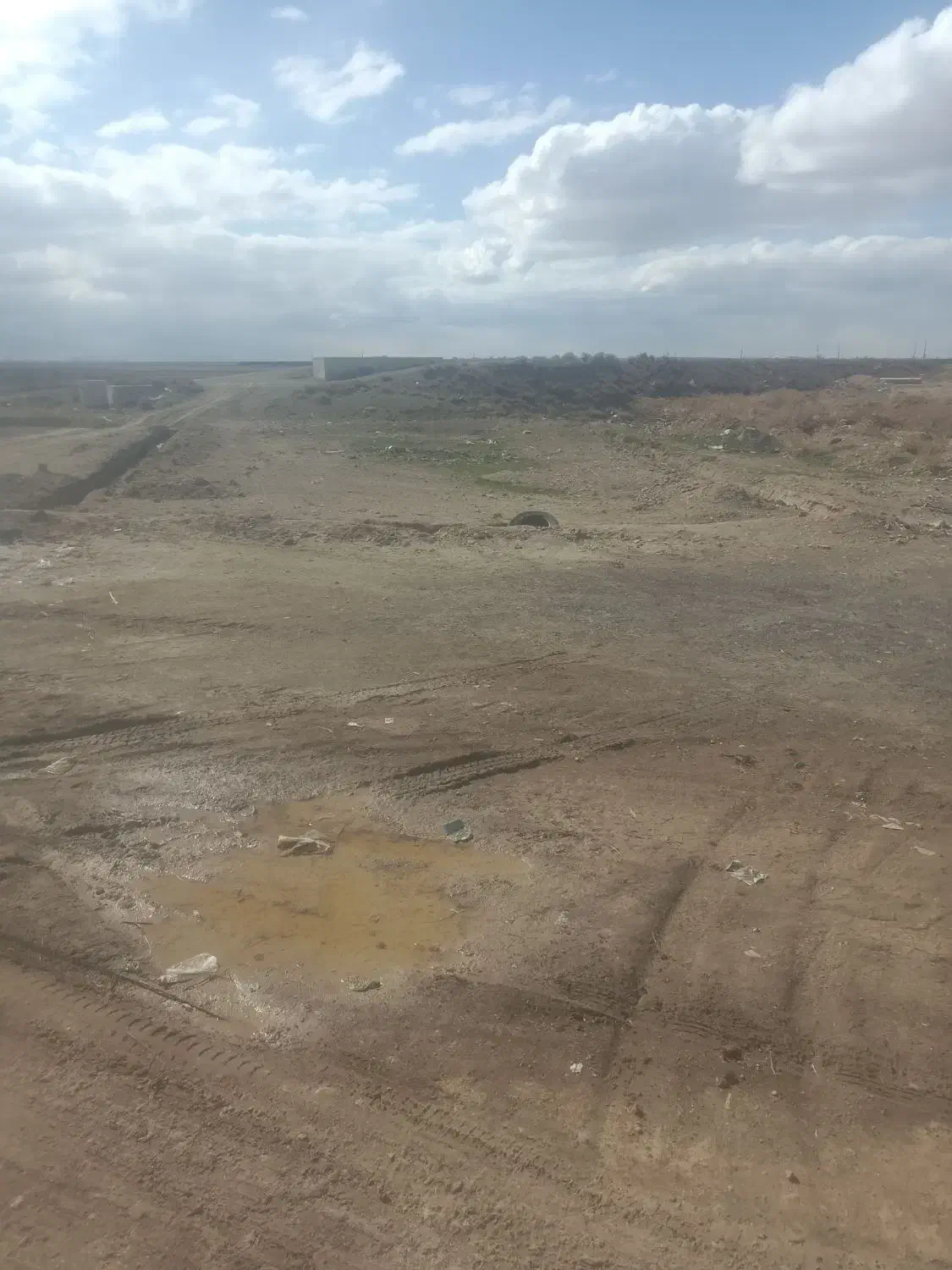 دو من زمین در خانه برق قدیم