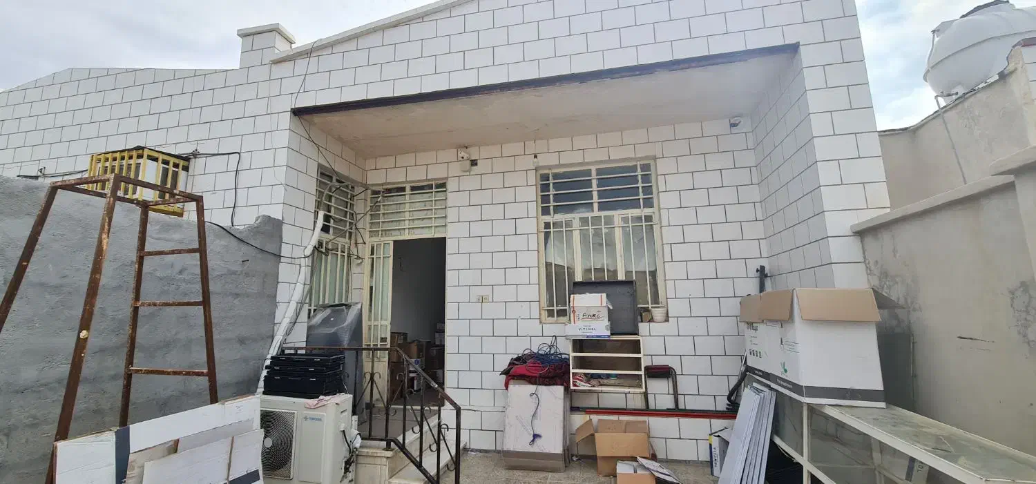 ویلایی دونبش تنگک اول ۲۴۰ متری