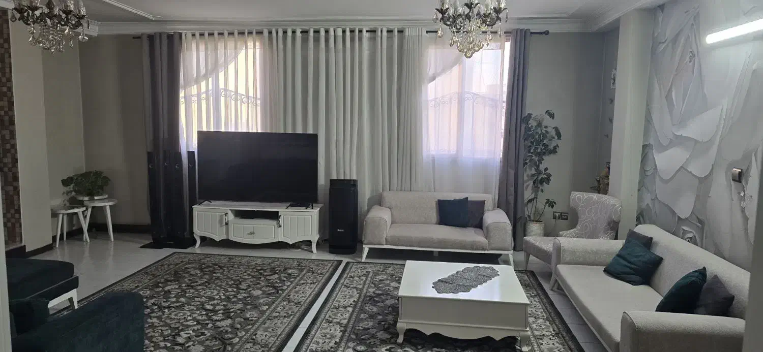 75متر چهاراه هفت تیر طبقه چهارم املاک یاران