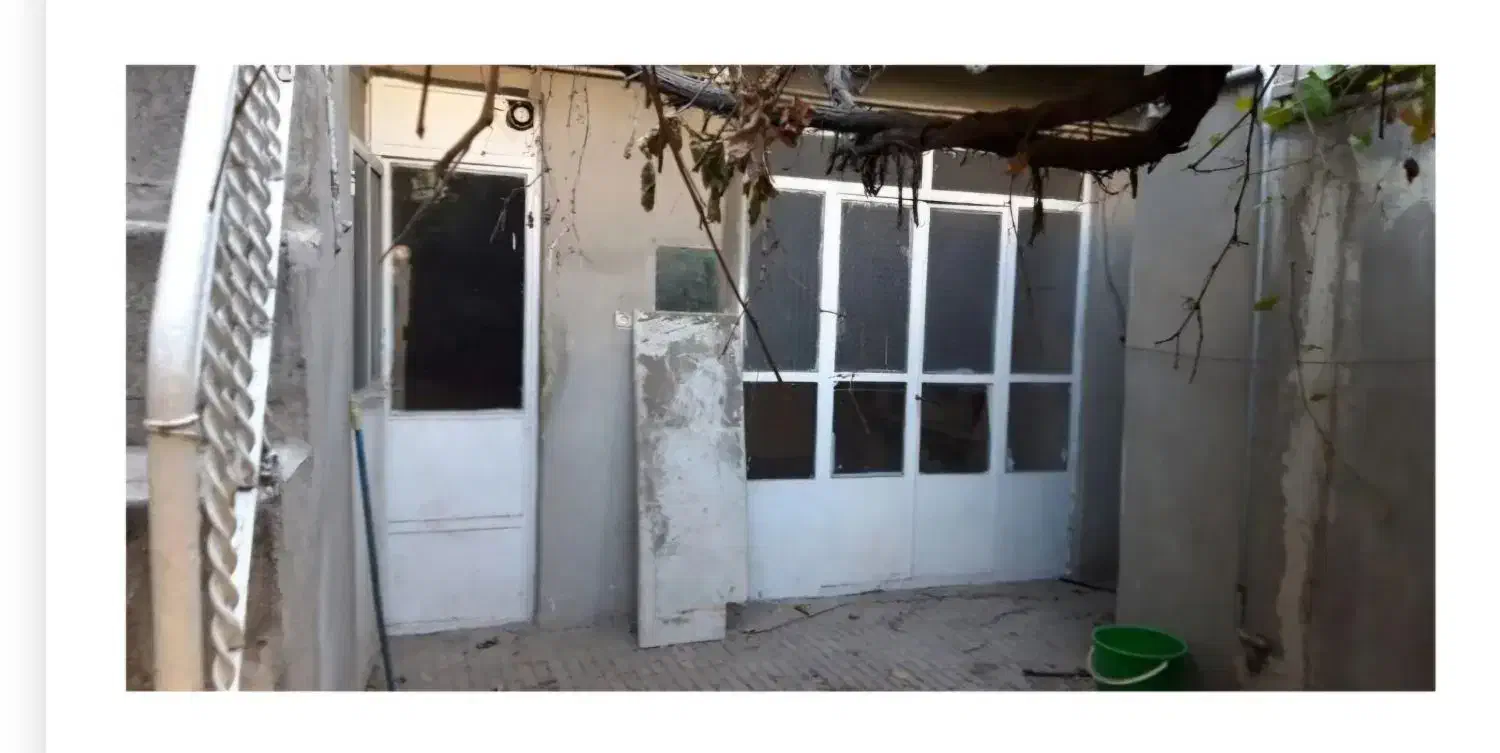 زمین در هشت بهشت شرقی