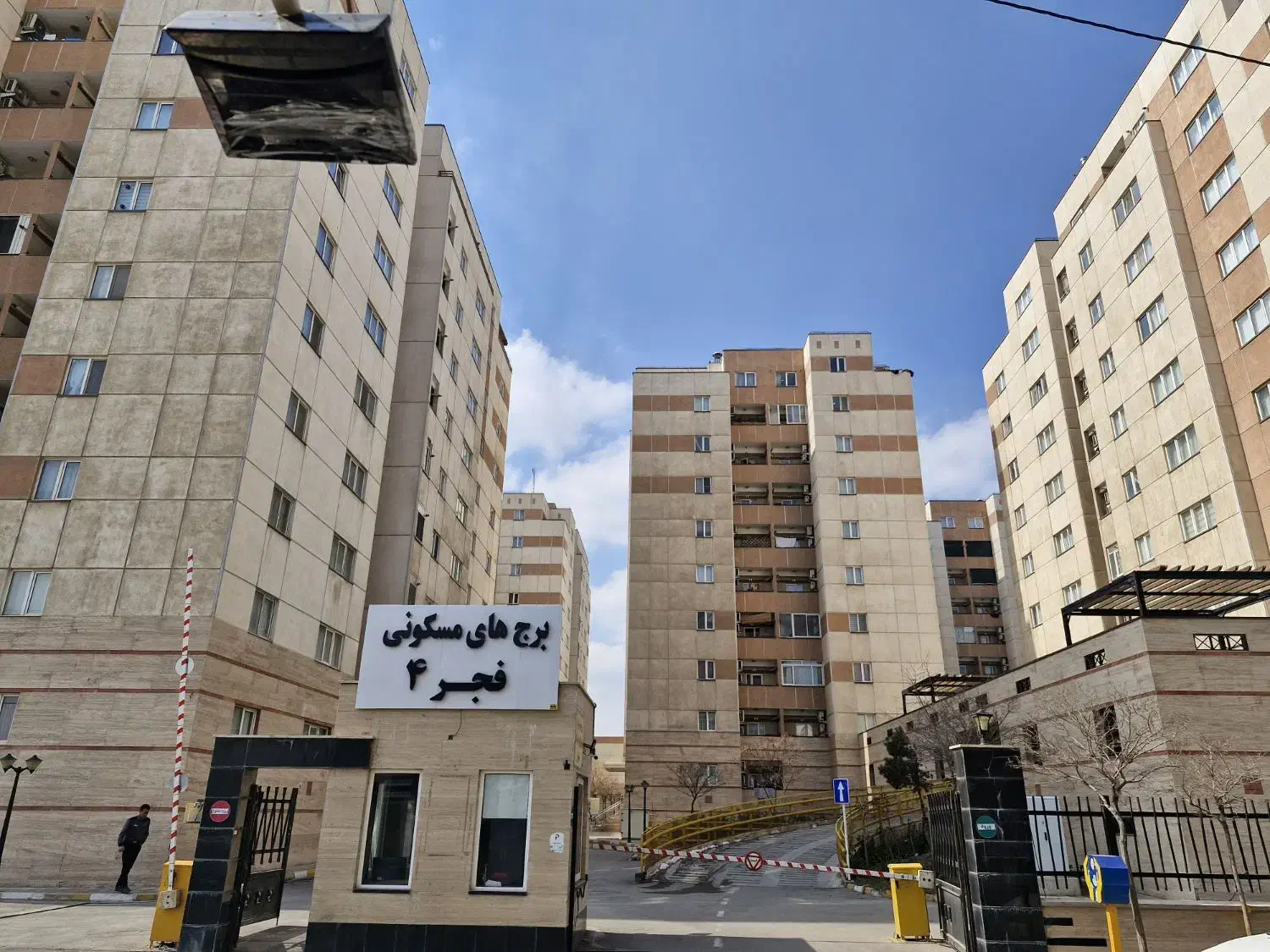 ۸۵ متری فجر۴