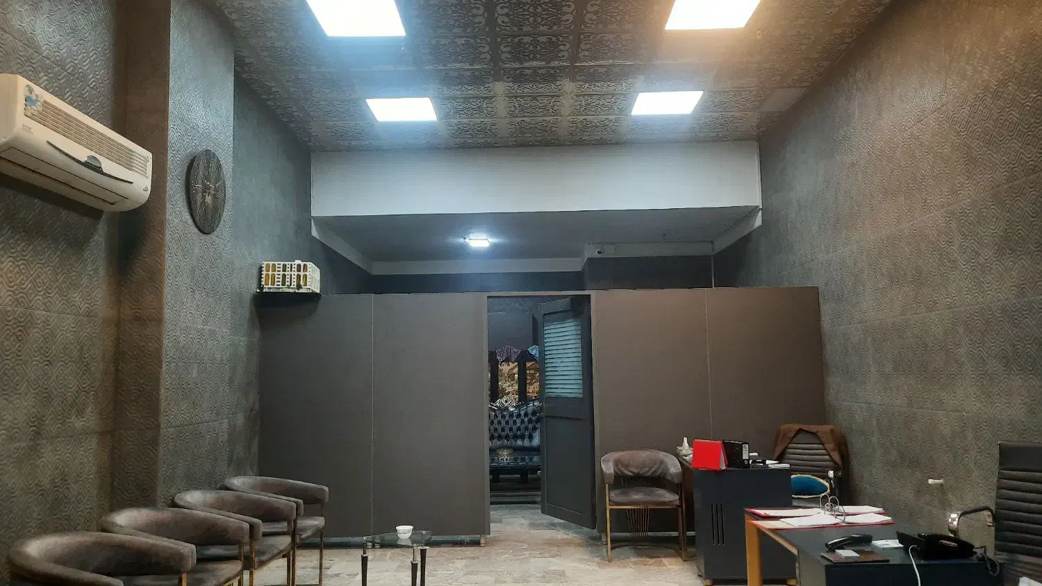 تهاتر ۴ دهنه تجاری  ۲۰۰ متری با ویلا ، زمین شمال
