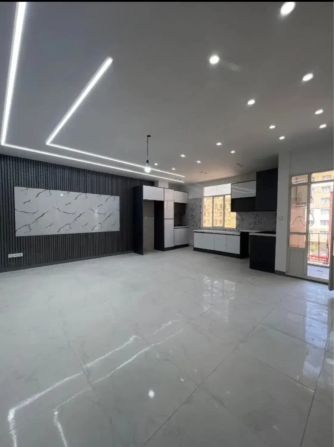 ۴۹ متر طبقه دوم بالکن تخلیه