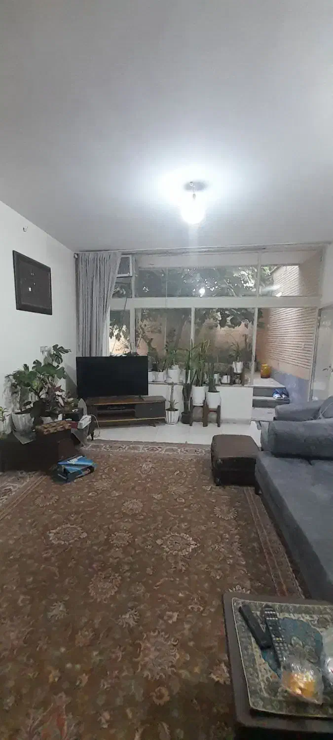 آپارتمان همکف حیاط اختصاصی