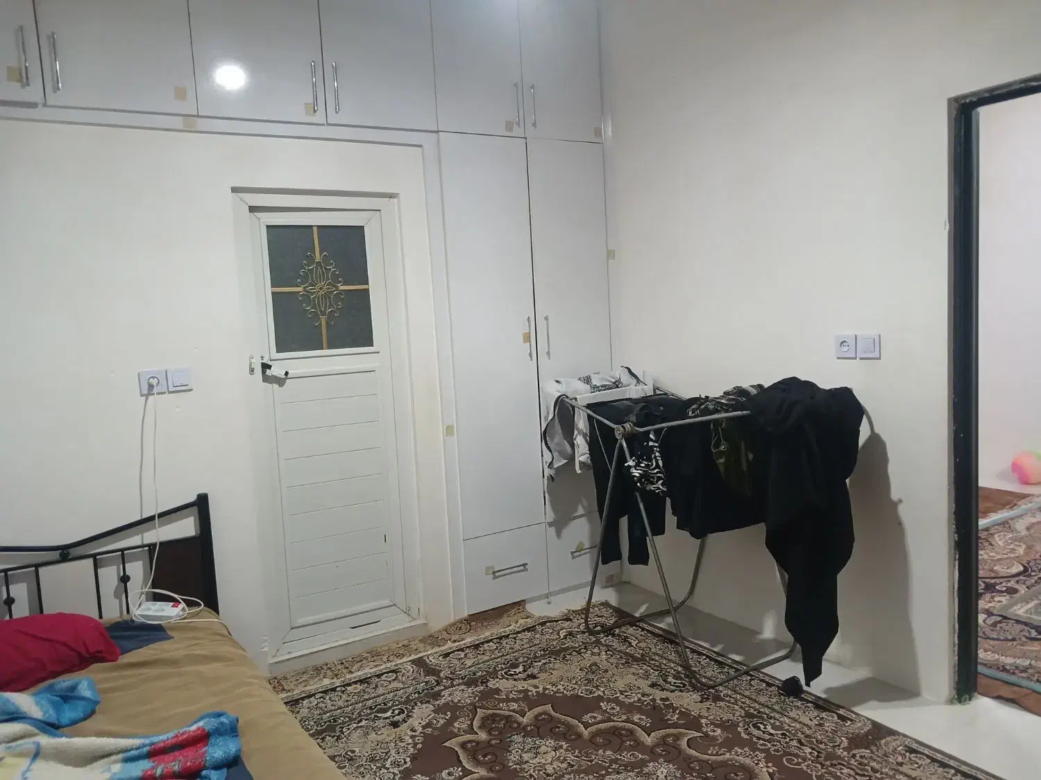 ساختمان ۳طبقه یک طبقه کامل ۲طبقه سفت کاری شده