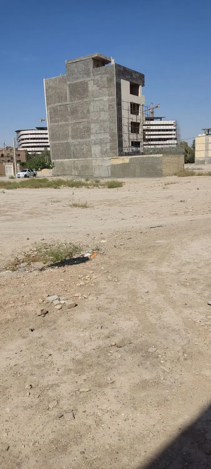 یک قطعه زمین پل تمدن