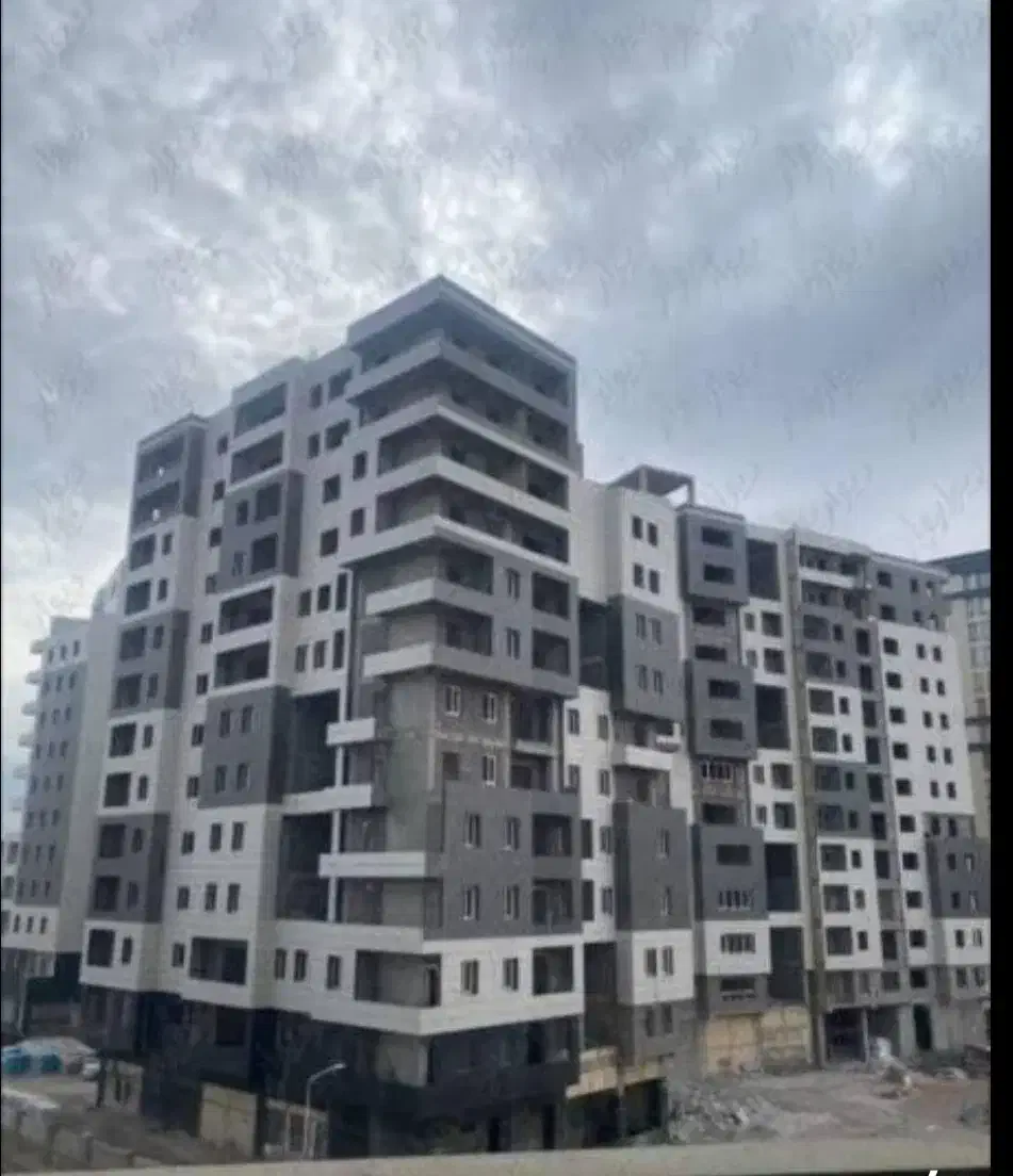 آپارتمان حیاط دار روبروی بوستان علوی