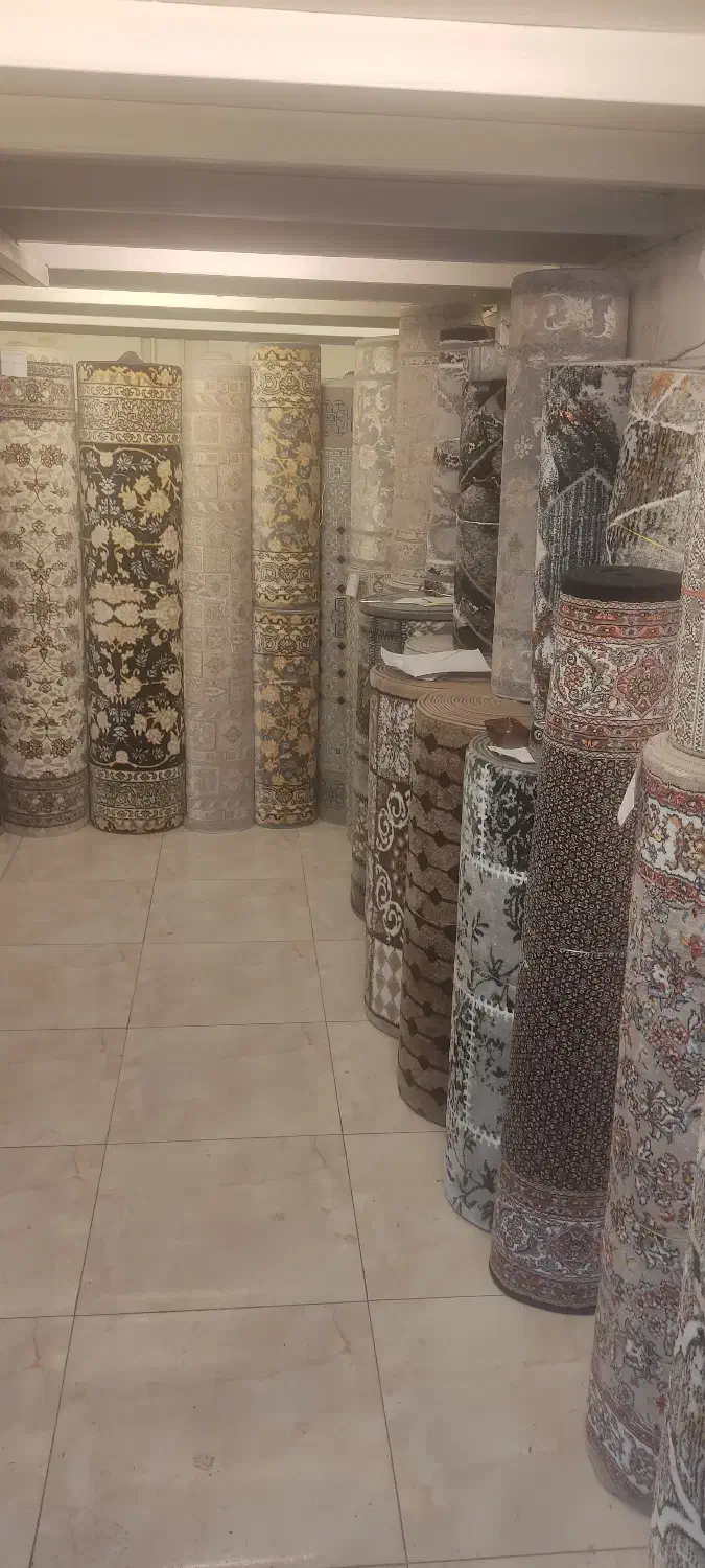 فروشنده واقعی مغازه بازار وکیل