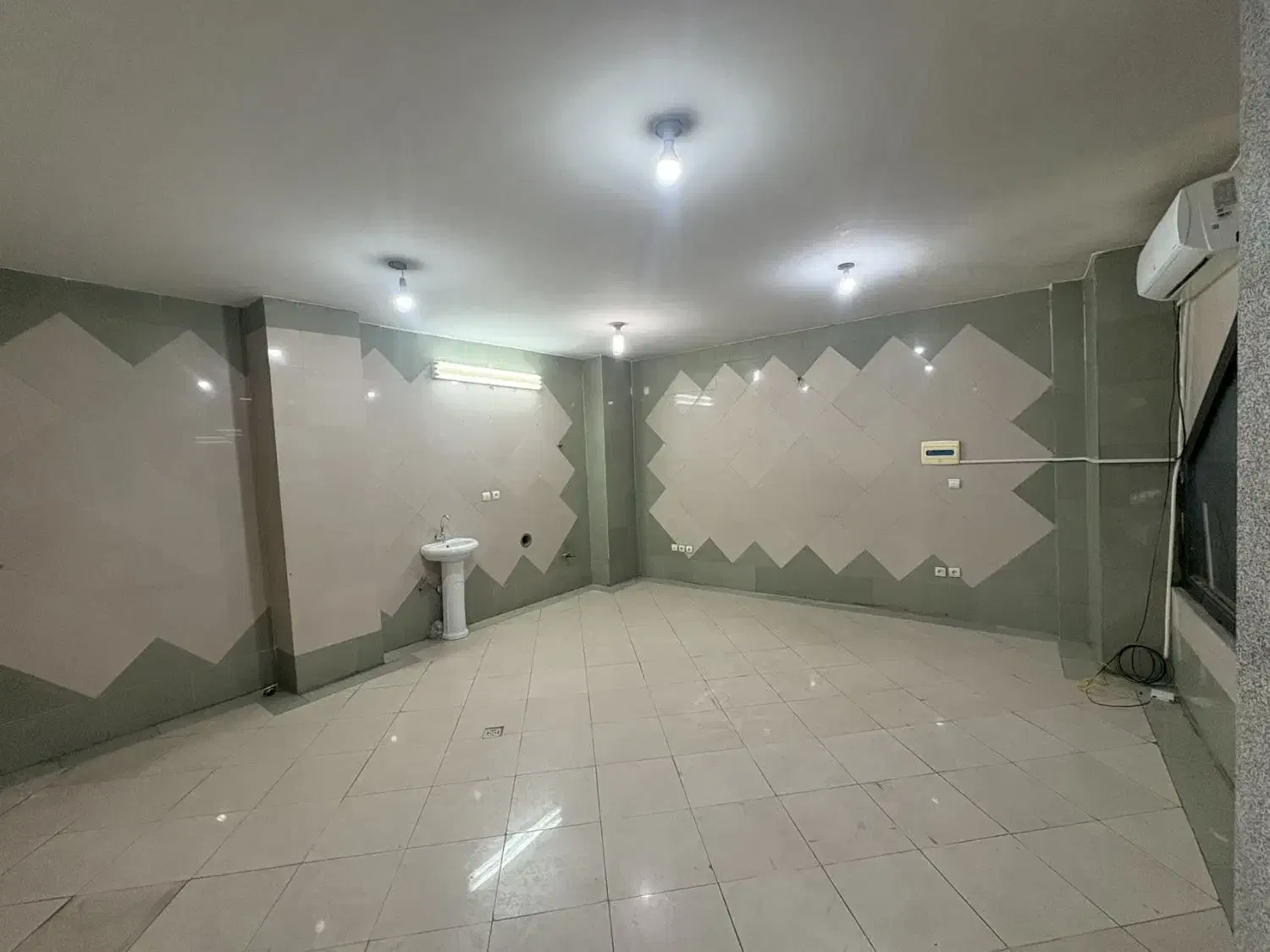 مغازه تجاری
