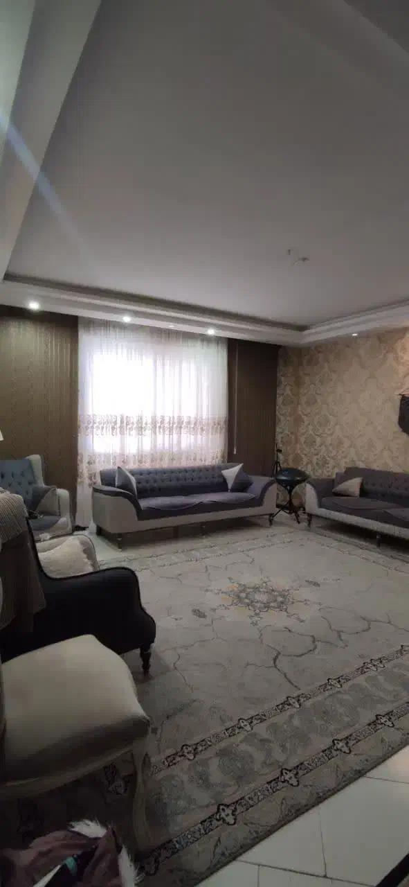 همخانه میشم