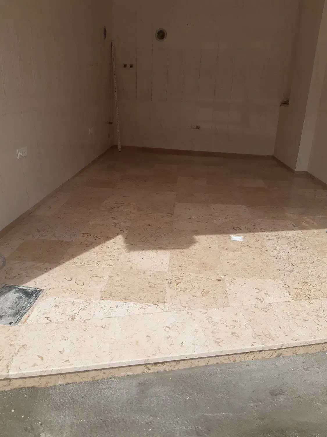 مغازه ۲۲ متر تجاری بر فداییان