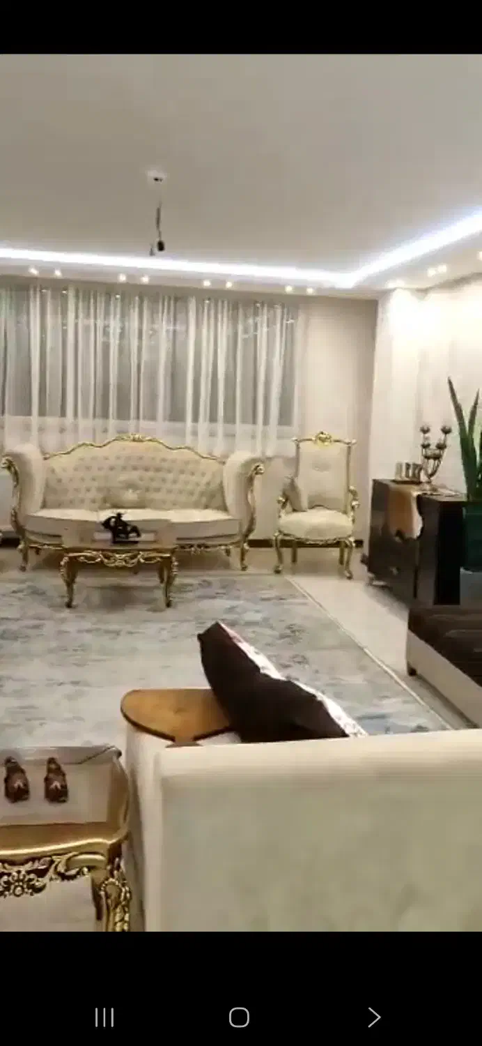 آپارتمان ۱۰۰ متری بهارستان مجتمع گلستان