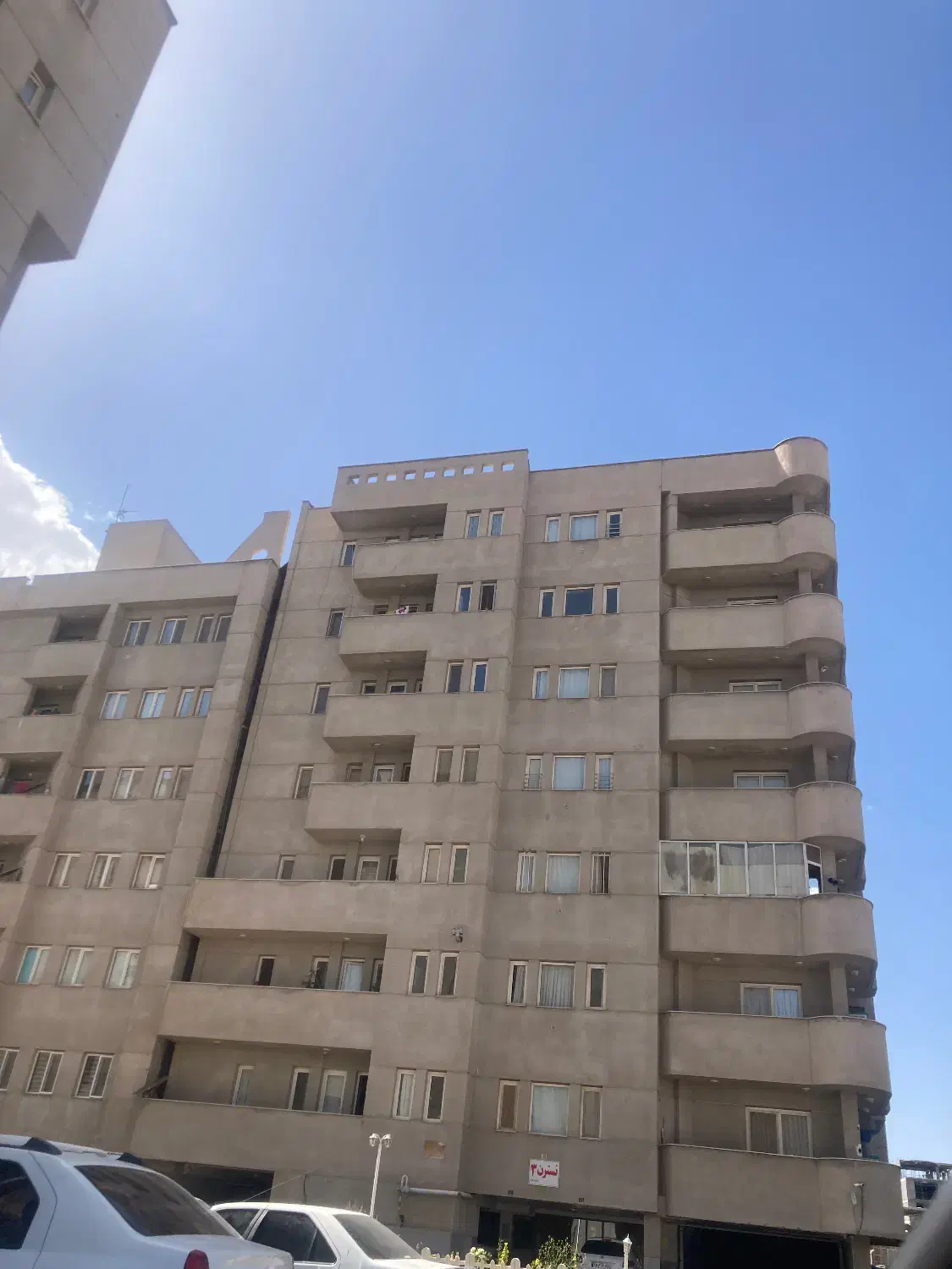 اپارتمان ۱۰۲ متری خیابان توانیر