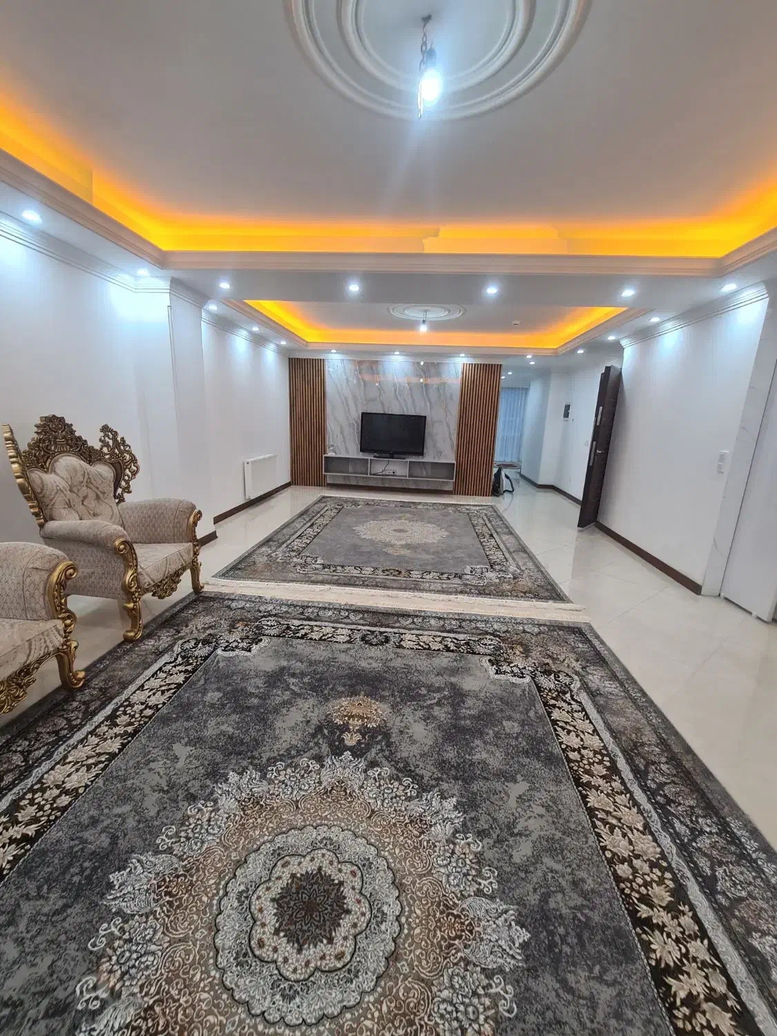 پنت هاوس ۴۰۰متری فول امکانات رهن کامل