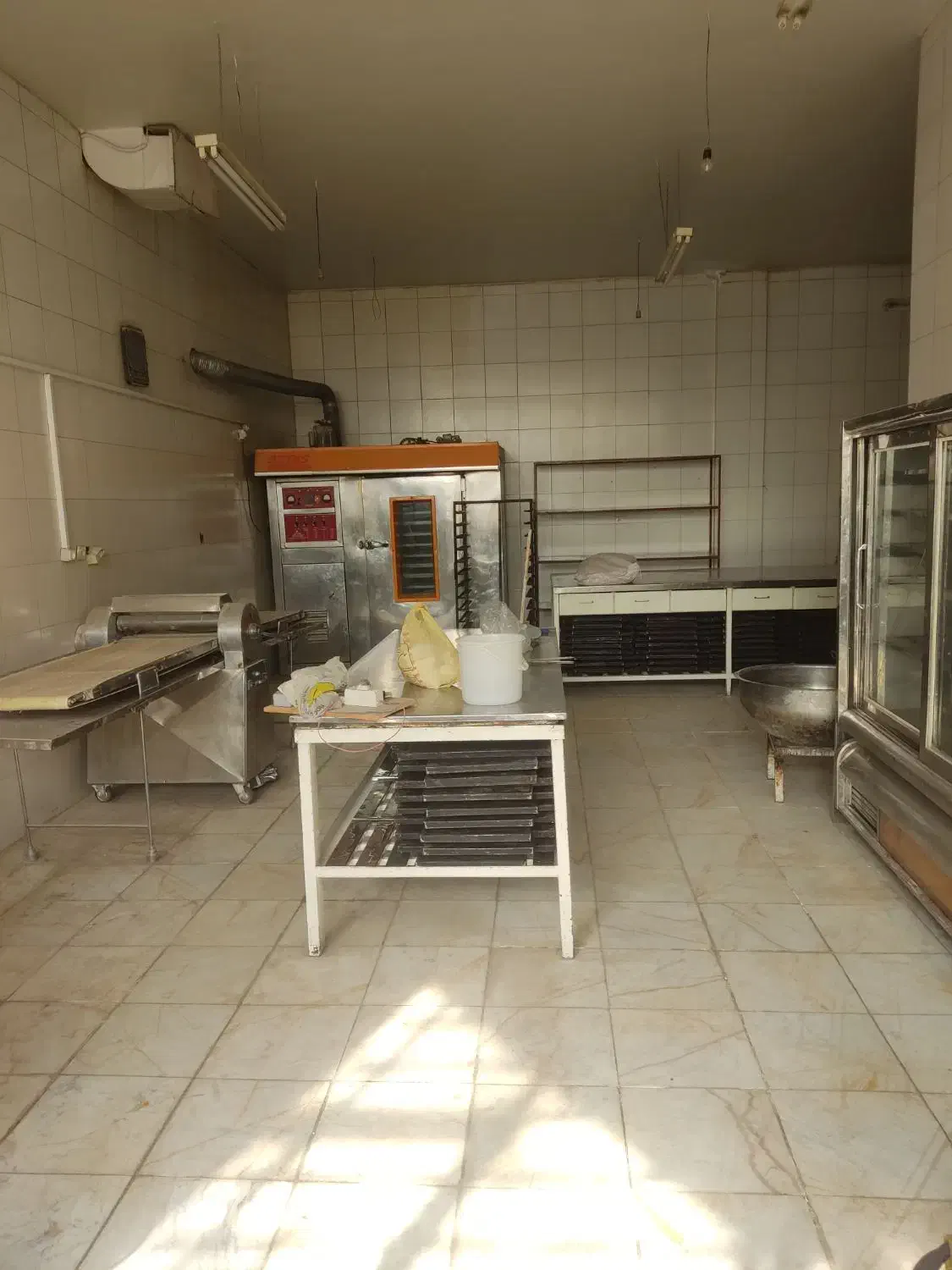 کارگاه قنادی با کلیه اساس