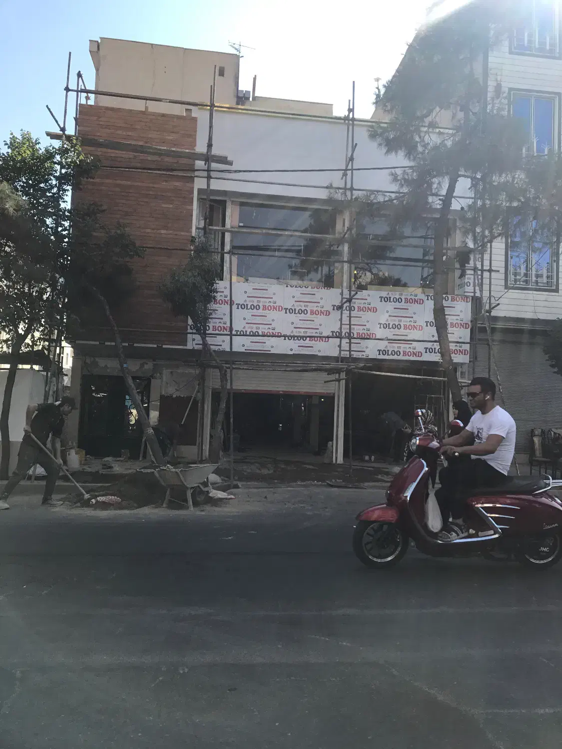 مغازه به متراژ ۲۰۰ متر کف