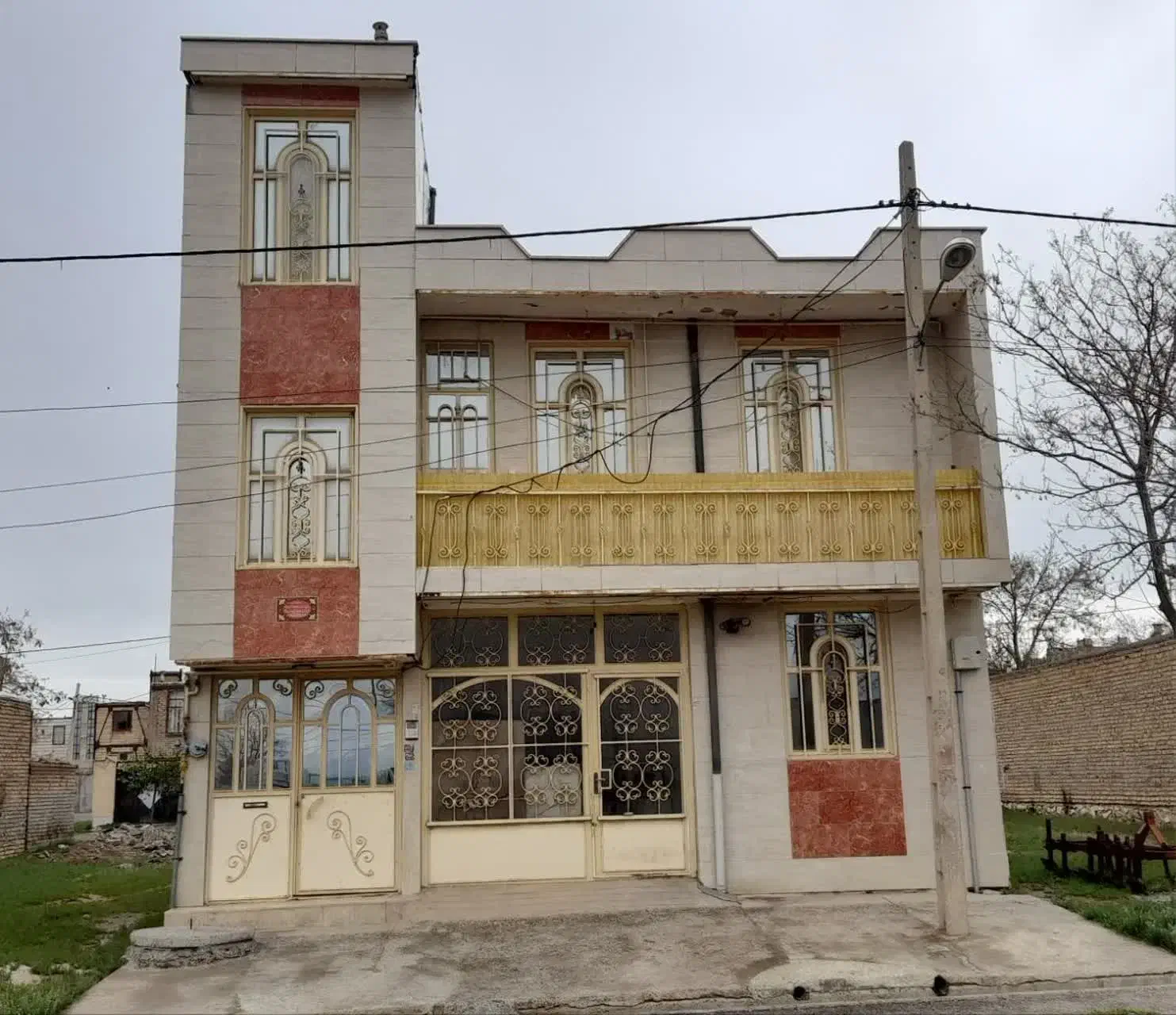 فروش آپارتمان دو طبقه با تجاری