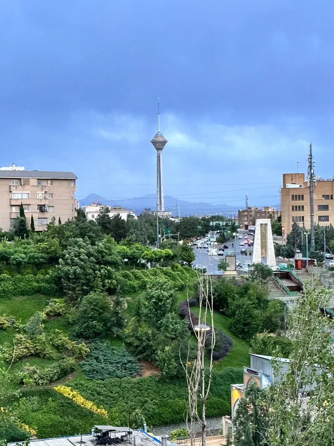 خونه دارم همخونه موجه میپذیرم