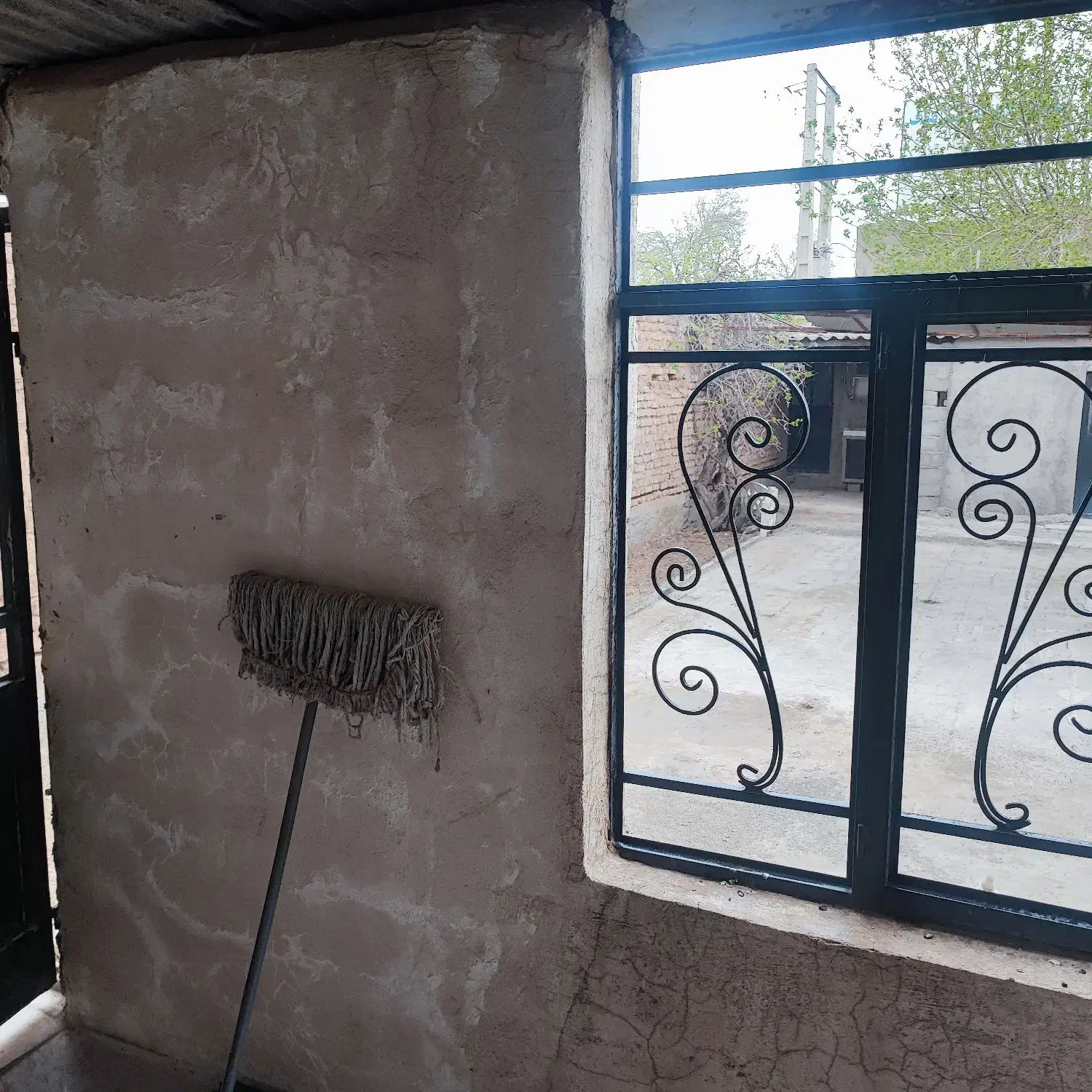 چهار دیواری(۳۰۰متر مربع) اجاره برای کار