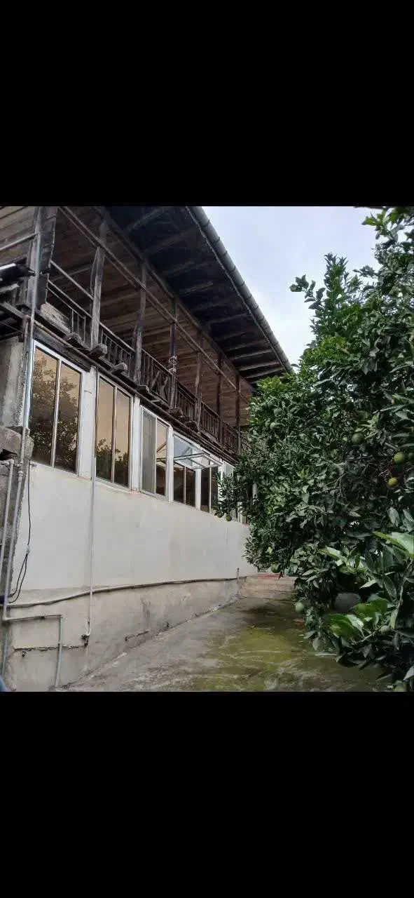 فروش خانه ویلایی با محوطه حیاط