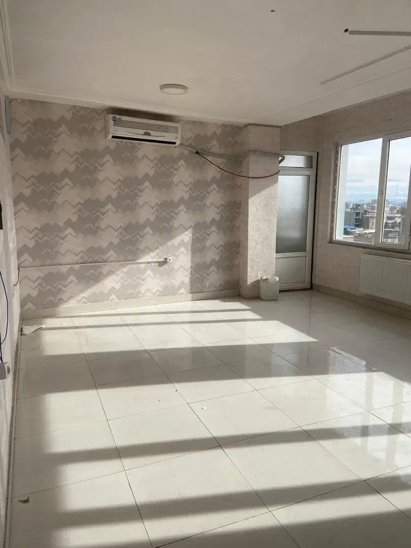 تجاری در طبقه پنجم ساختمان پزشکان ابوریحان خ شهدا