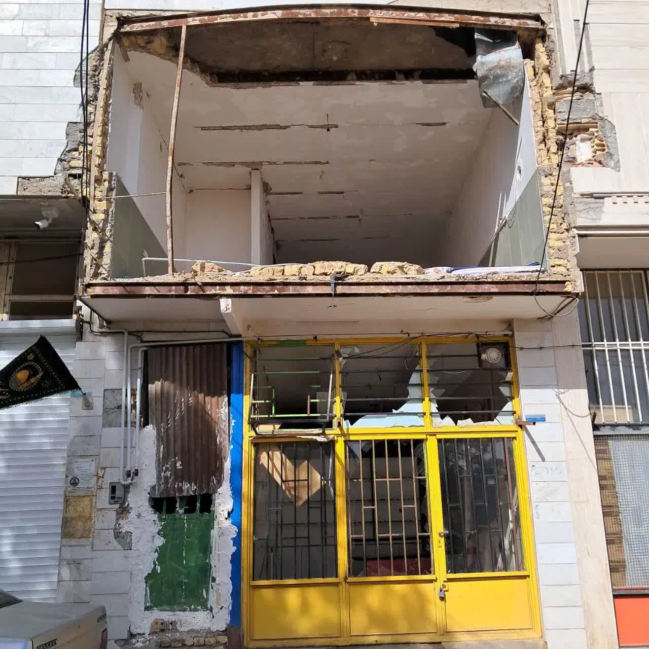 فروش مغازه با ملک تجاری مسکونی
