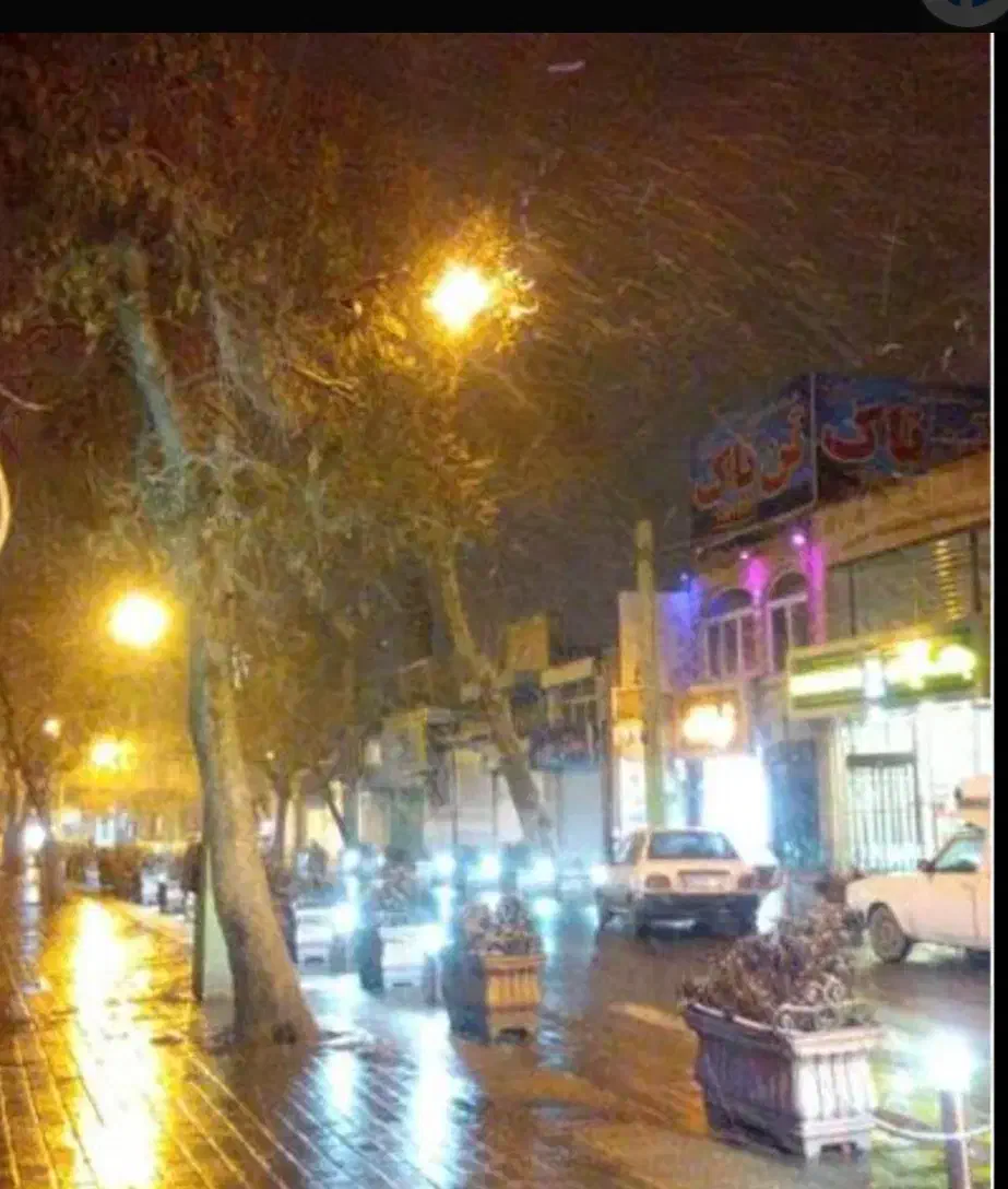 اجاره ۳۰۰ متر تجاری ،فلکه حاج قلیزاده