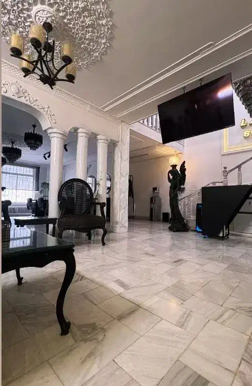 اجاره  لاین در سالن زیبایی برند اوایل دانش اموز